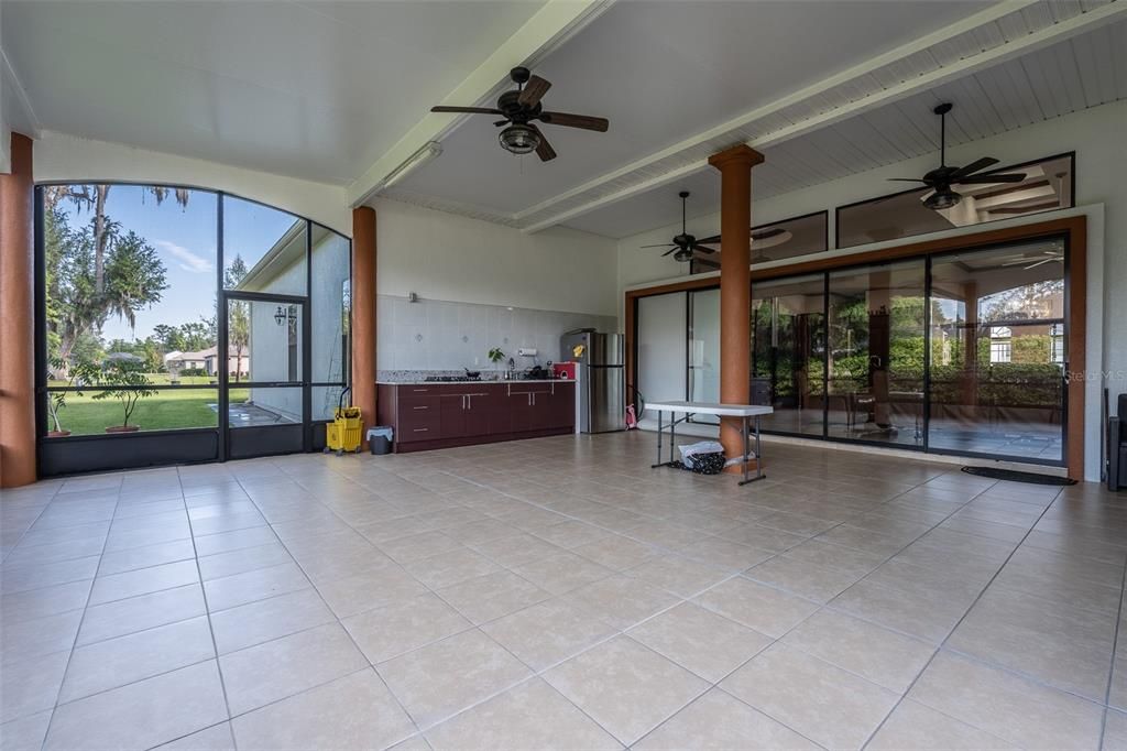 For Sale: $1,400,000 (5 beds, 4 baths, 4358 Square Feet)