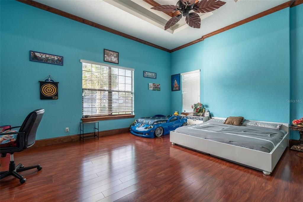 For Sale: $1,400,000 (5 beds, 4 baths, 4358 Square Feet)