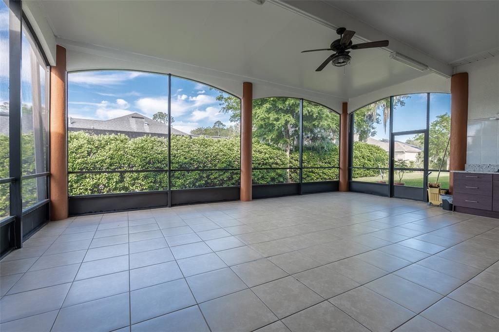 For Sale: $1,400,000 (5 beds, 4 baths, 4358 Square Feet)