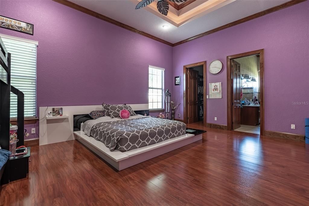 For Sale: $1,400,000 (5 beds, 4 baths, 4358 Square Feet)
