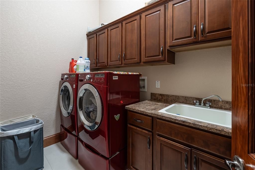 For Sale: $1,400,000 (5 beds, 4 baths, 4358 Square Feet)