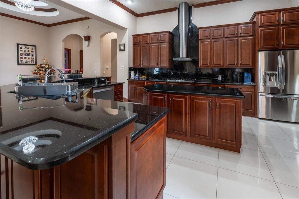 For Sale: $1,400,000 (5 beds, 4 baths, 4358 Square Feet)