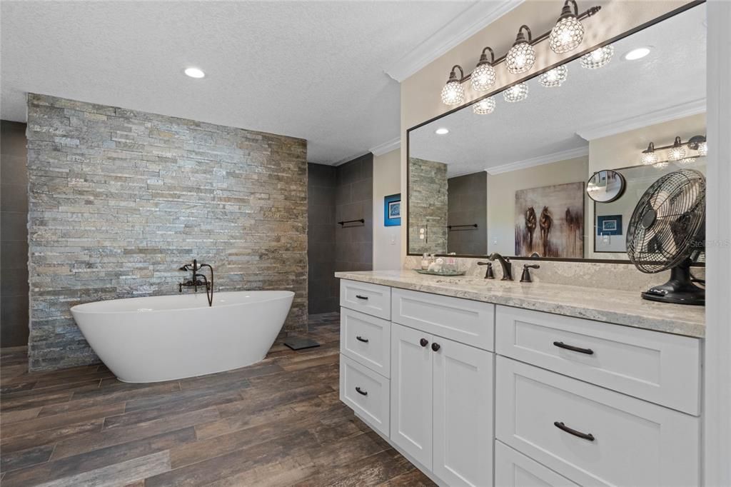 For Sale: $2,299,000 (6 beds, 4 baths, 4229 Square Feet)