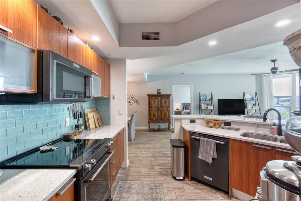 For Sale: $269,000 (2 beds, 2 baths, 1539 Square Feet)