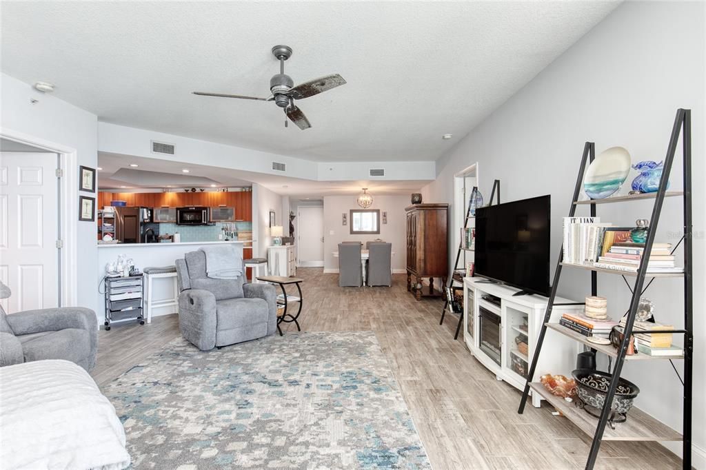 For Sale: $269,000 (2 beds, 2 baths, 1539 Square Feet)