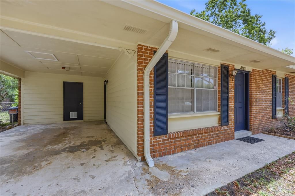 Active With Contract: $279,000 (3 beds, 2 baths, 1249 Square Feet)