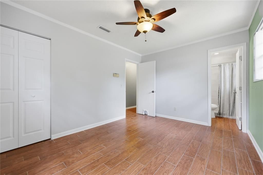 Active With Contract: $279,000 (3 beds, 2 baths, 1249 Square Feet)