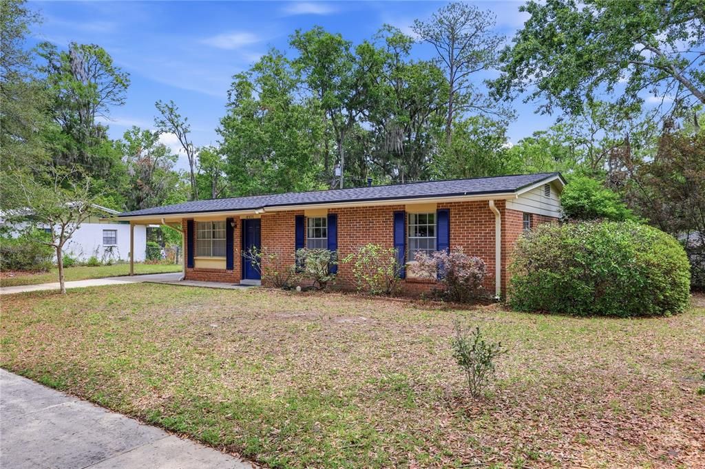 Active With Contract: $279,000 (3 beds, 2 baths, 1249 Square Feet)