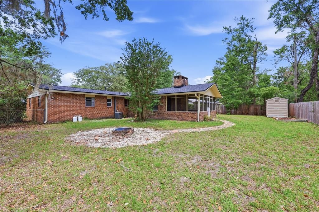 Active With Contract: $279,000 (3 beds, 2 baths, 1249 Square Feet)