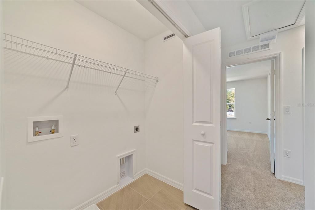 На продажу: $481,990 (4 спален, 2 ванн, 1711 Квадратных фут)