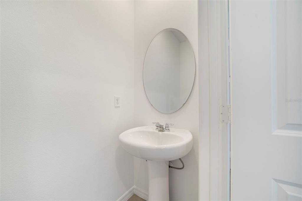 На продажу: $481,990 (4 спален, 2 ванн, 1711 Квадратных фут)