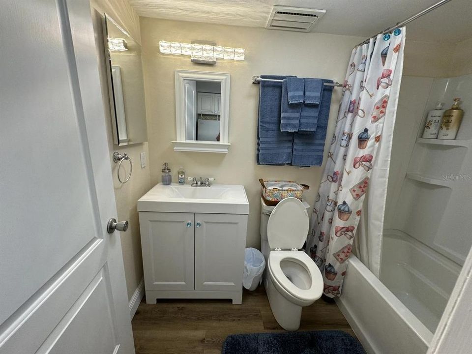 For Sale: $134,900 (1 beds, 1 baths, 456 Square Feet)
