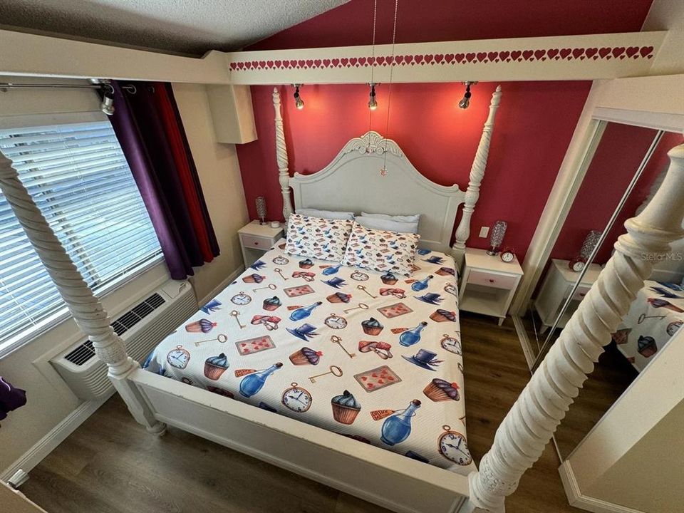 For Sale: $134,900 (1 beds, 1 baths, 456 Square Feet)