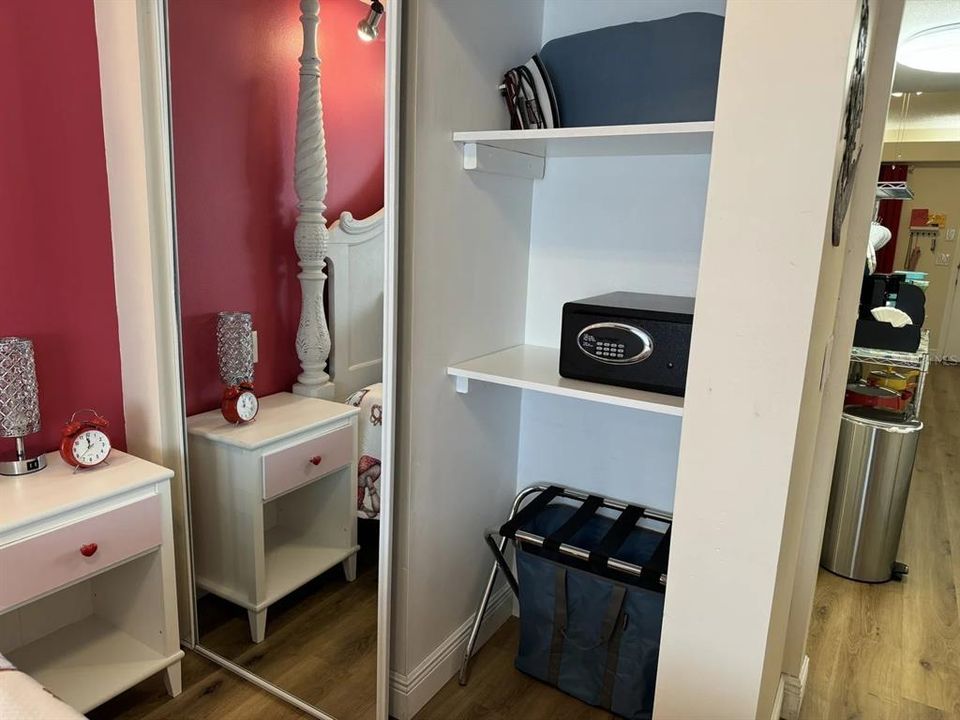 For Sale: $134,900 (1 beds, 1 baths, 456 Square Feet)