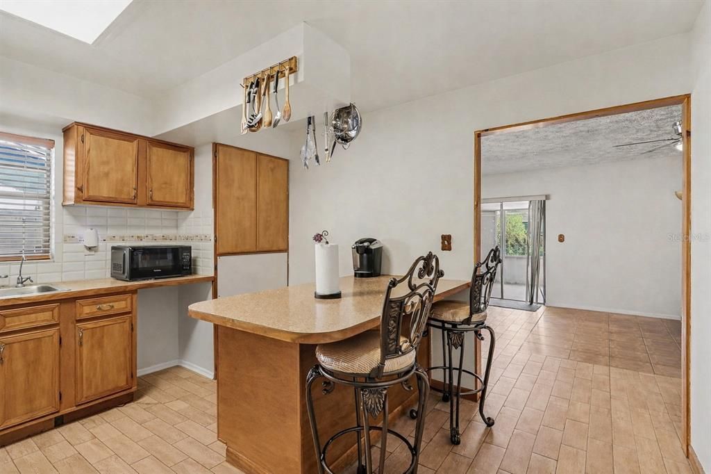 Active With Contract: $340,000 (3 beds, 2 baths, 1512 Square Feet)