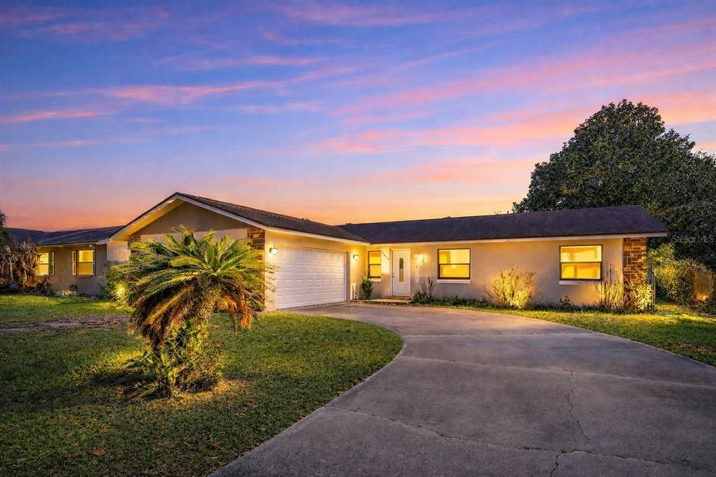 Active With Contract: $340,000 (3 beds, 2 baths, 1512 Square Feet)