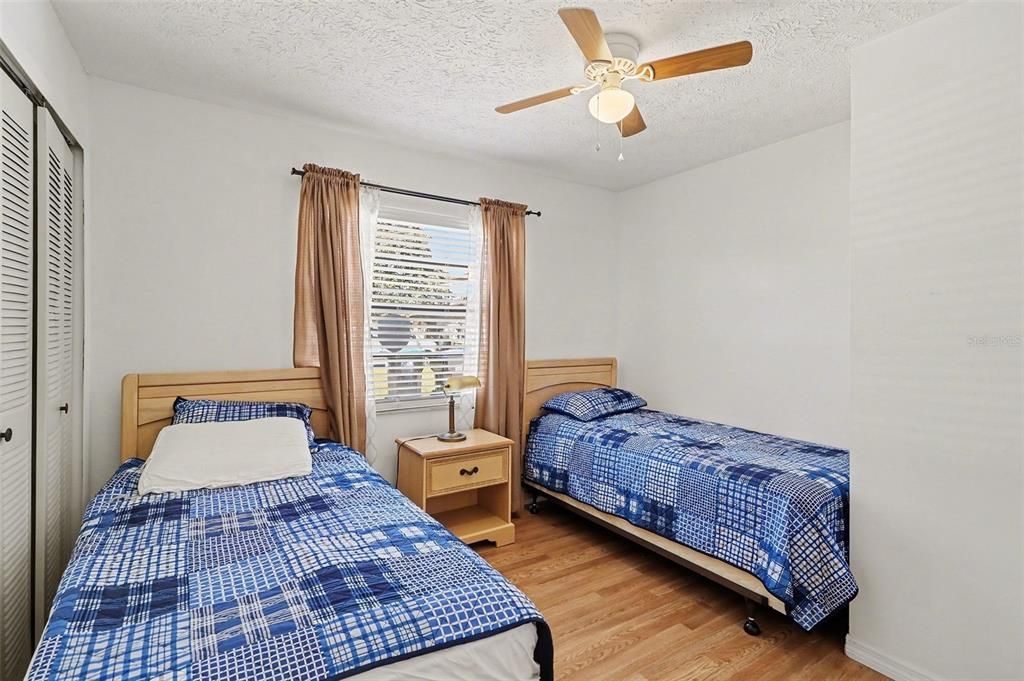 Active With Contract: $340,000 (3 beds, 2 baths, 1512 Square Feet)