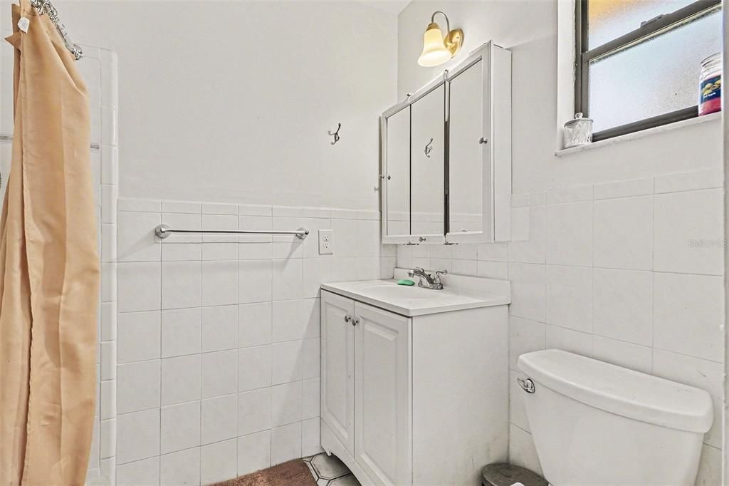 Active With Contract: $340,000 (3 beds, 2 baths, 1512 Square Feet)
