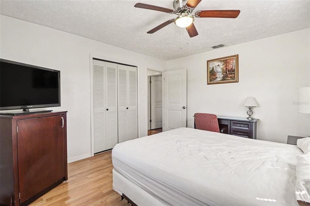 Active With Contract: $340,000 (3 beds, 2 baths, 1512 Square Feet)