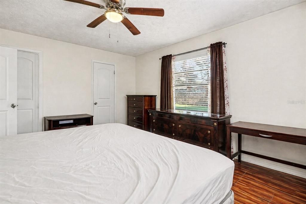 Active With Contract: $340,000 (3 beds, 2 baths, 1512 Square Feet)