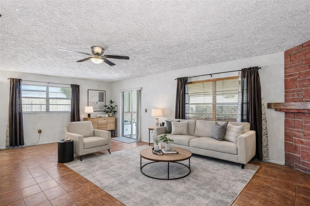 Active With Contract: $340,000 (3 beds, 2 baths, 1512 Square Feet)