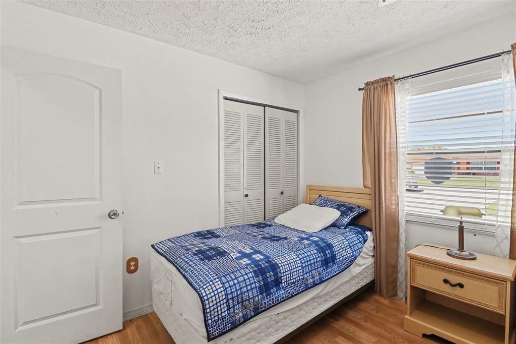 Active With Contract: $340,000 (3 beds, 2 baths, 1512 Square Feet)