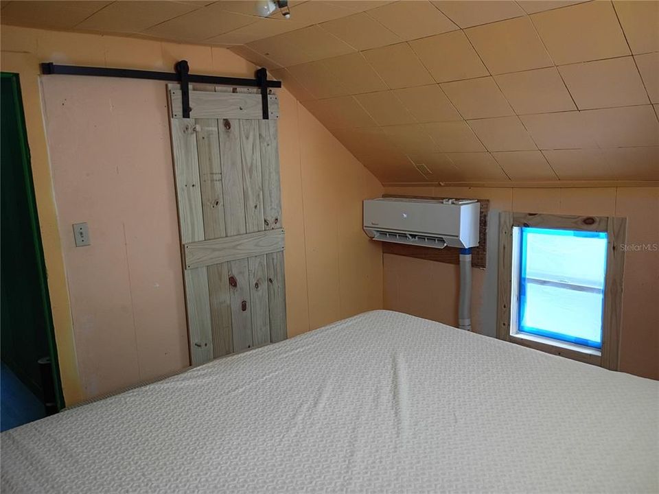 На продажу: $230,000 (5 спален, 2 ванн, 1482 Квадратных фут)