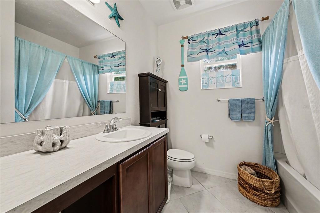 En Venta: $425,000 (4 camas, 2 baños, 2195 Pies cuadrados)