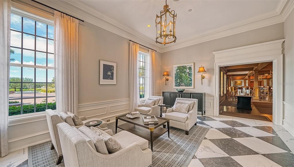 For Sale: $275,000 (1 beds, 1 baths, 623 Square Feet)