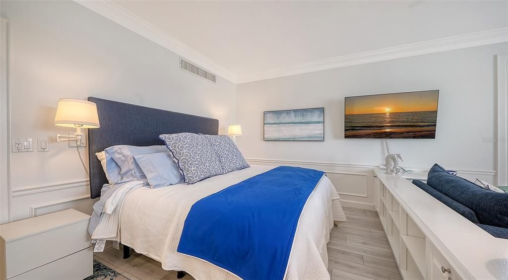 For Sale: $275,000 (1 beds, 1 baths, 623 Square Feet)