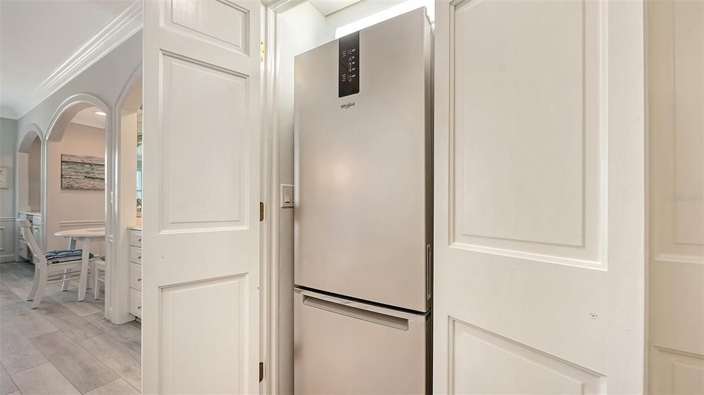For Sale: $275,000 (1 beds, 1 baths, 623 Square Feet)