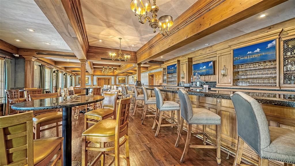 For Sale: $275,000 (1 beds, 1 baths, 623 Square Feet)