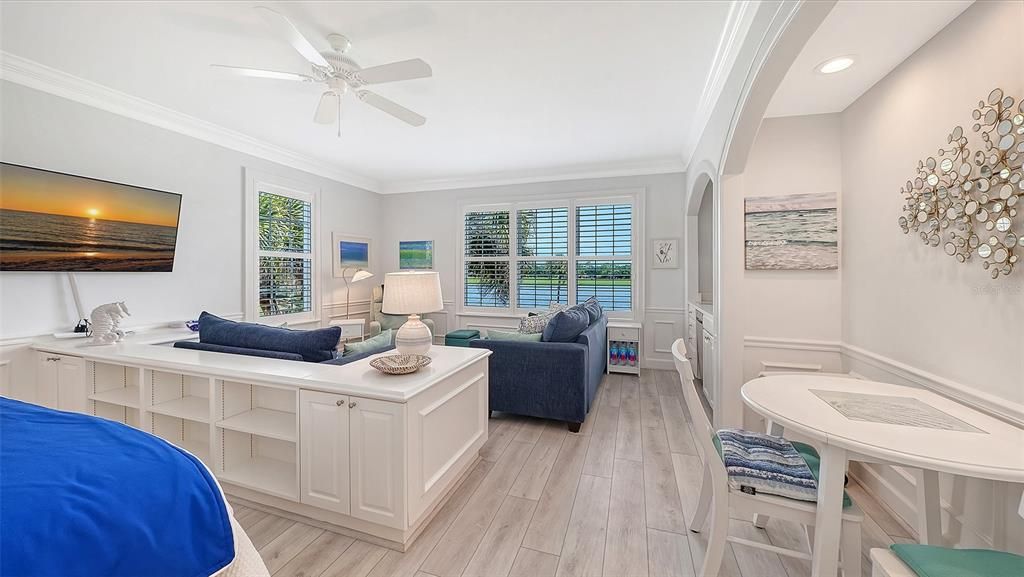 For Sale: $275,000 (1 beds, 1 baths, 623 Square Feet)