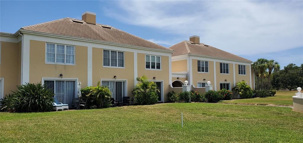 For Sale: $275,000 (1 beds, 1 baths, 623 Square Feet)