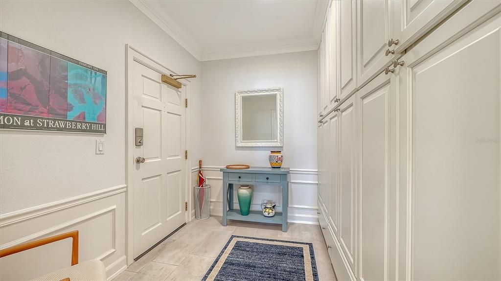 For Sale: $275,000 (1 beds, 1 baths, 623 Square Feet)