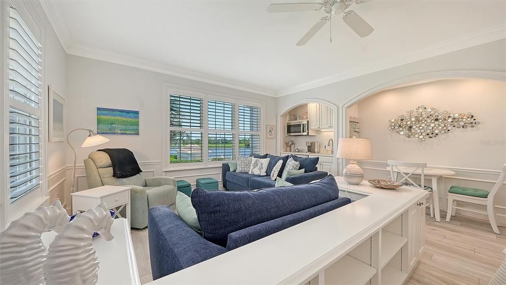 For Sale: $275,000 (1 beds, 1 baths, 623 Square Feet)