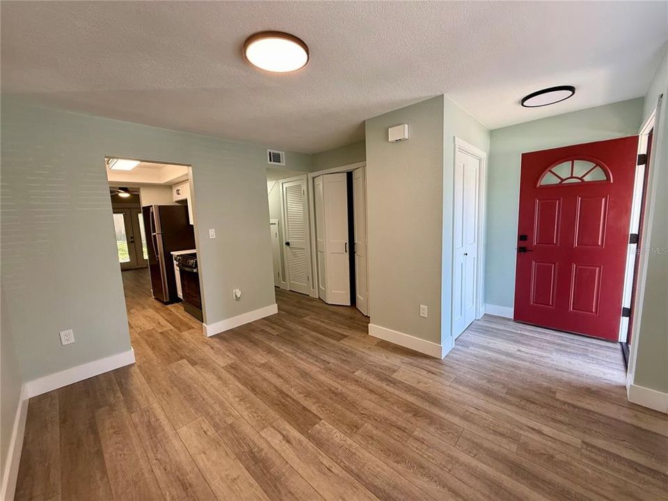 待售: $179,900 (2 贝兹, 2 浴室, 1140 平方英尺)