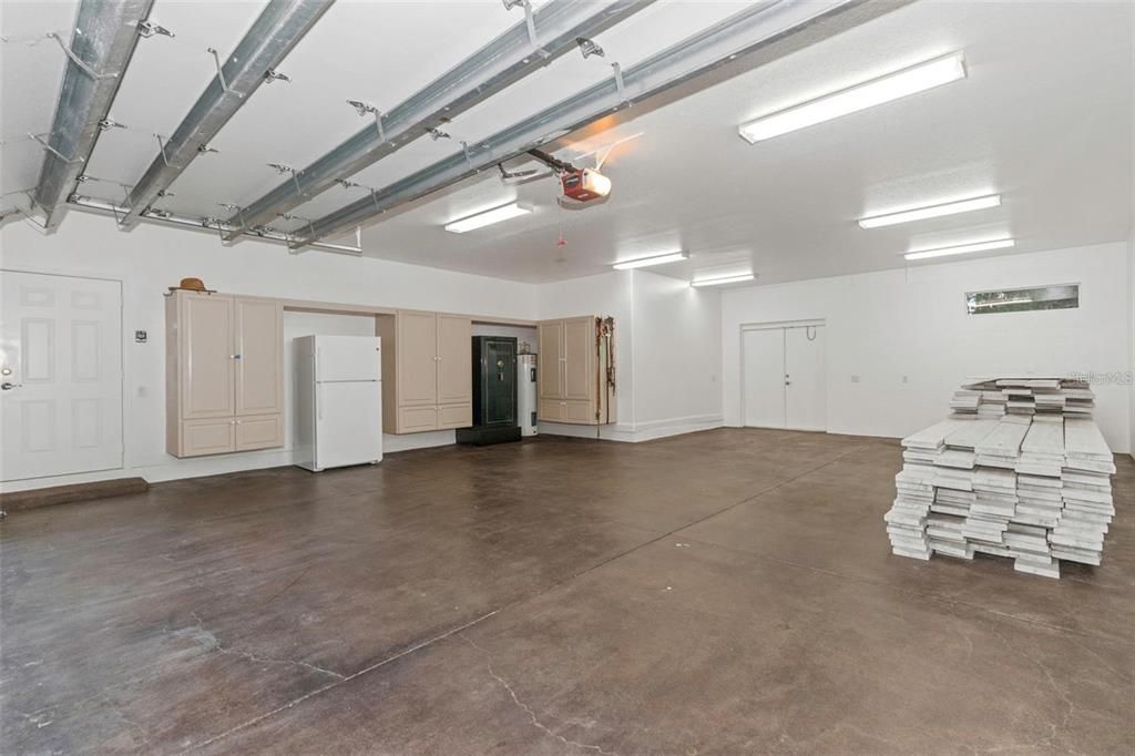 For Sale: $1,125,000 (5 beds, 3 baths, 4227 Square Feet)