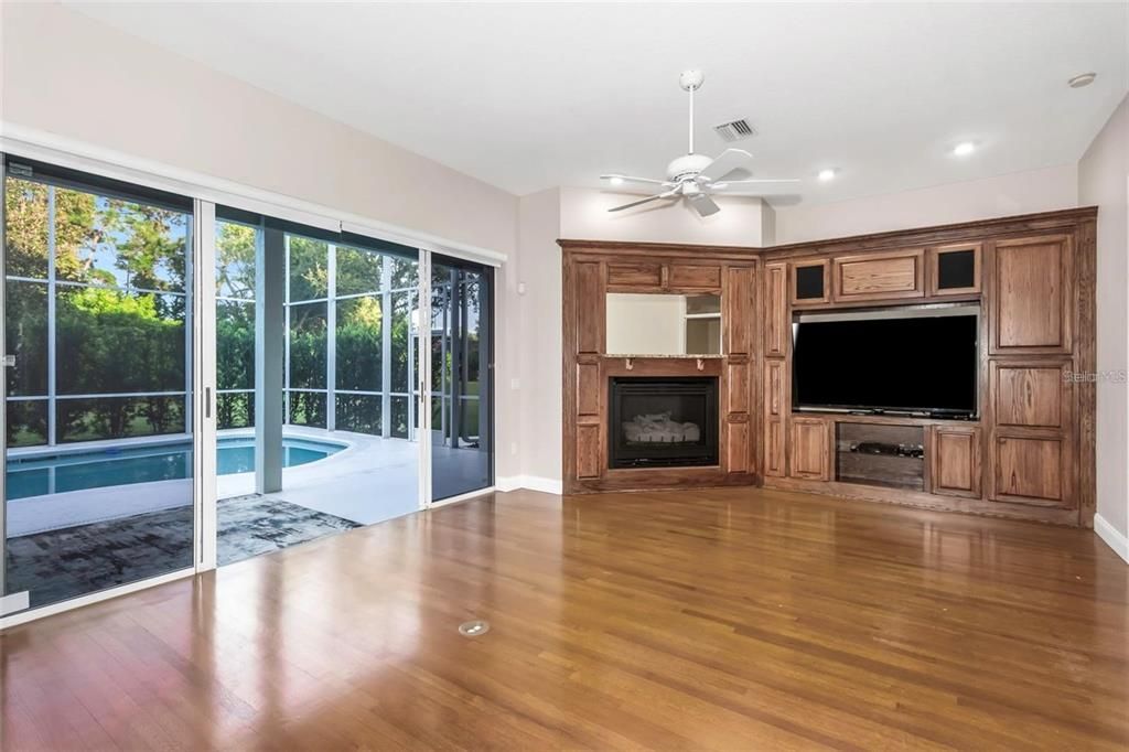 For Sale: $1,125,000 (5 beds, 3 baths, 4227 Square Feet)