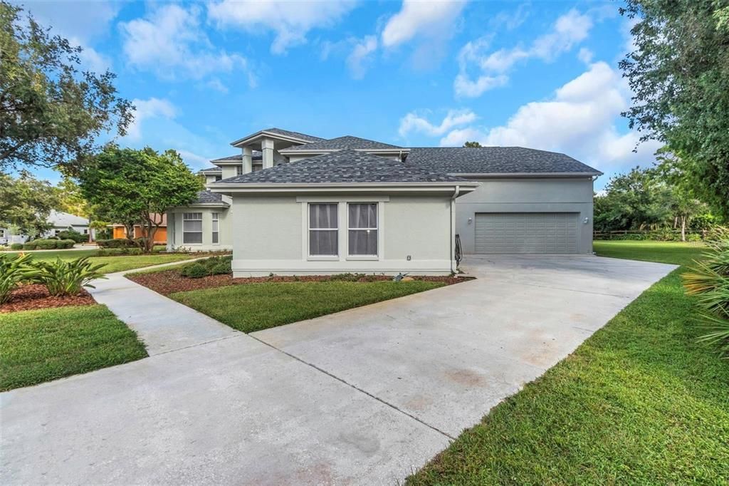 For Sale: $1,125,000 (5 beds, 3 baths, 4227 Square Feet)