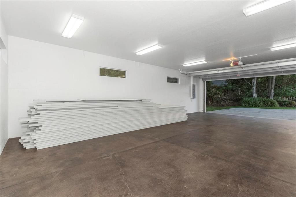 For Sale: $1,125,000 (5 beds, 3 baths, 4227 Square Feet)