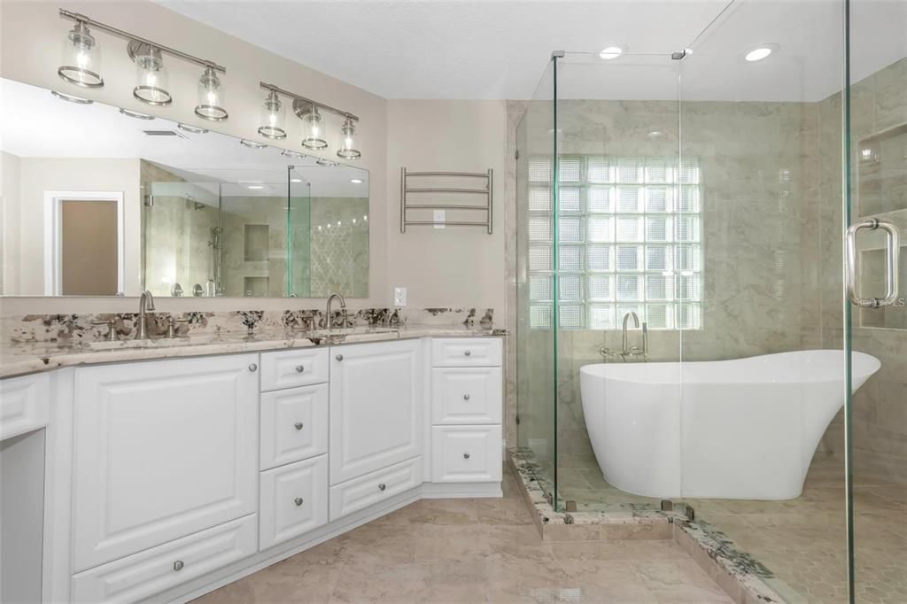 For Sale: $1,125,000 (5 beds, 3 baths, 4227 Square Feet)