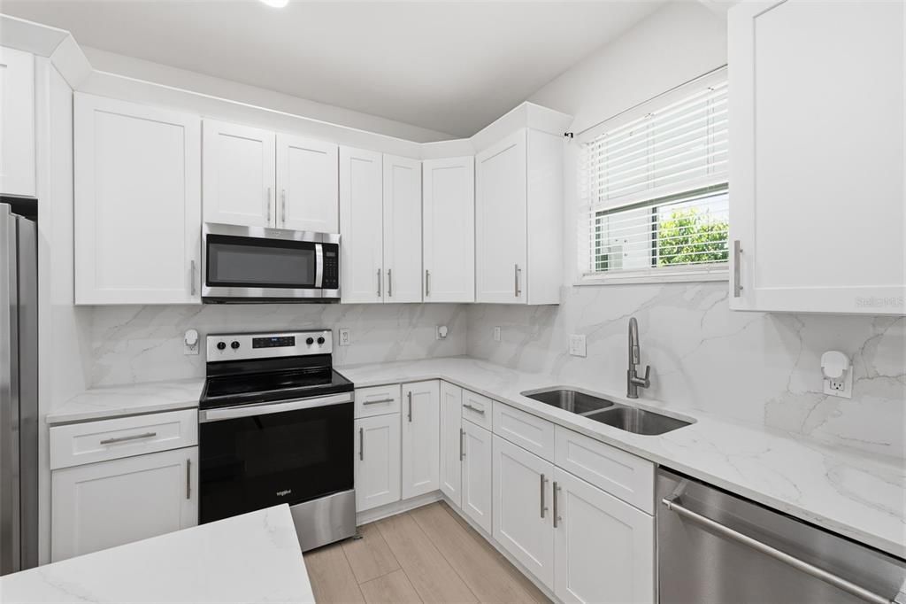 Activo con contrato: $485,000 (3 camas, 2 baños, 1569 Pies cuadrados)