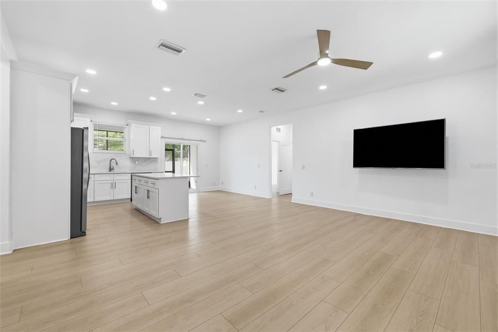 Activo con contrato: $485,000 (3 camas, 2 baños, 1569 Pies cuadrados)
