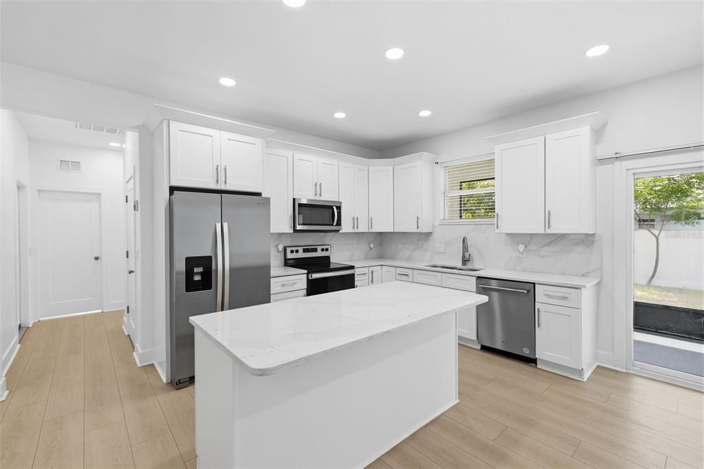 Activo con contrato: $485,000 (3 camas, 2 baños, 1569 Pies cuadrados)