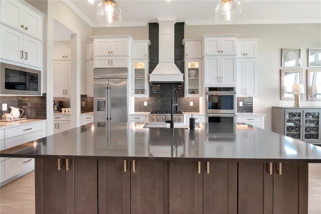 Active With Contract: $875,000 (3 beds, 3 baths, 3062 Square Feet)