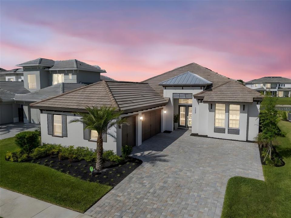 Active With Contract: $875,000 (3 beds, 3 baths, 3062 Square Feet)