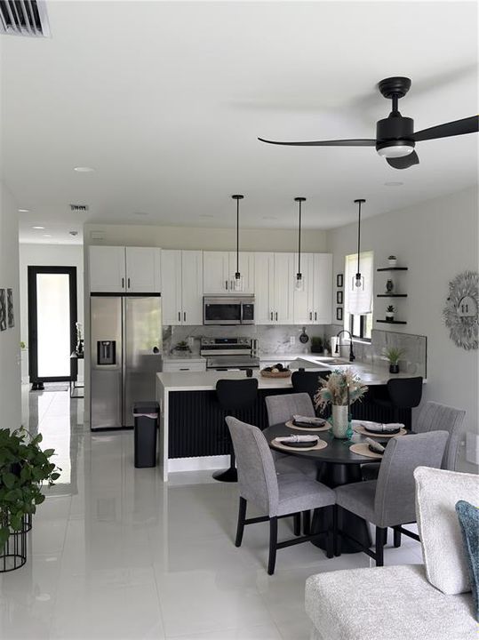For Sale: $309,500 (3 beds, 2 baths, 1208 Square Feet)