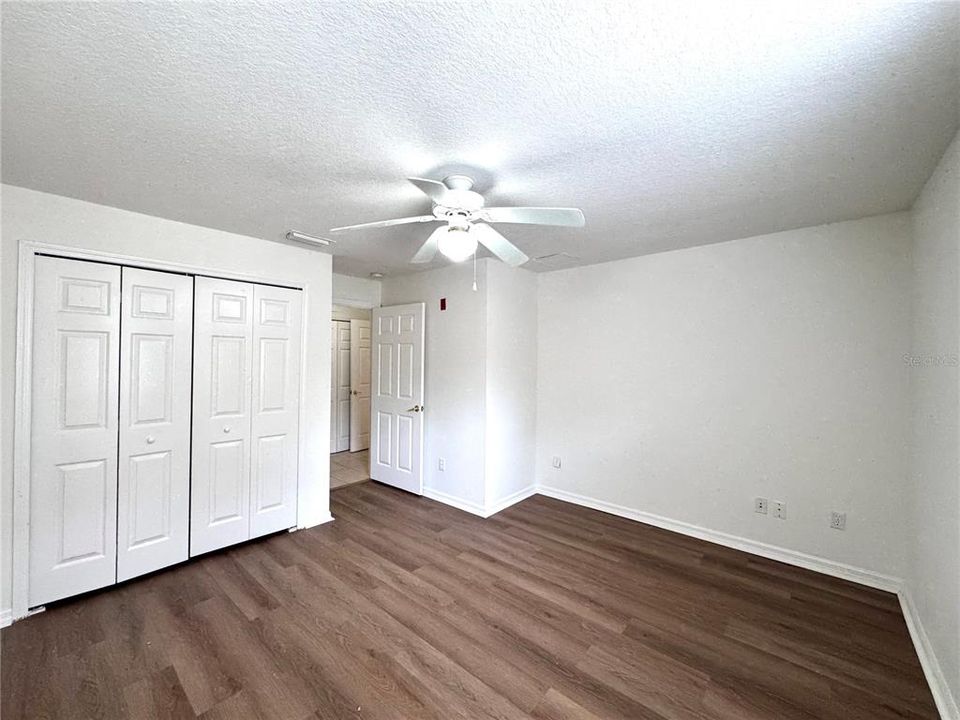 Active With Contract: $1,999 (2 beds, 2 baths, 1405 Square Feet)