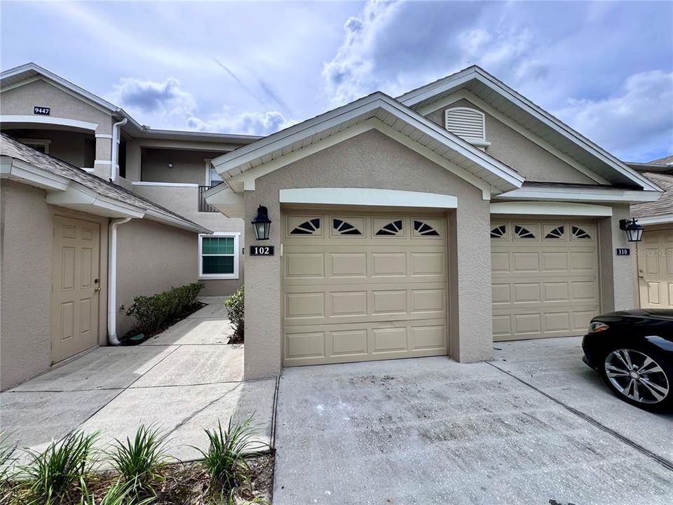 Active With Contract: $1,999 (2 beds, 2 baths, 1405 Square Feet)
